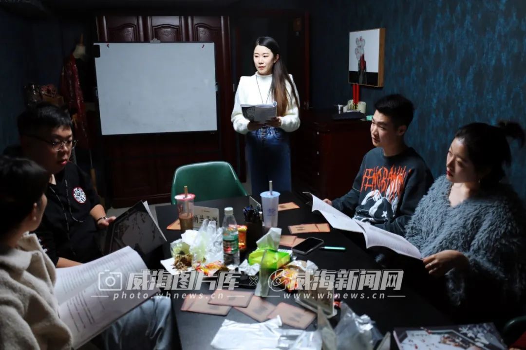 浸式社交被“封神”戏里戏外“杀”向何方？J9真人游戏第一品牌「剧本杀」横出江湖沉(图3)